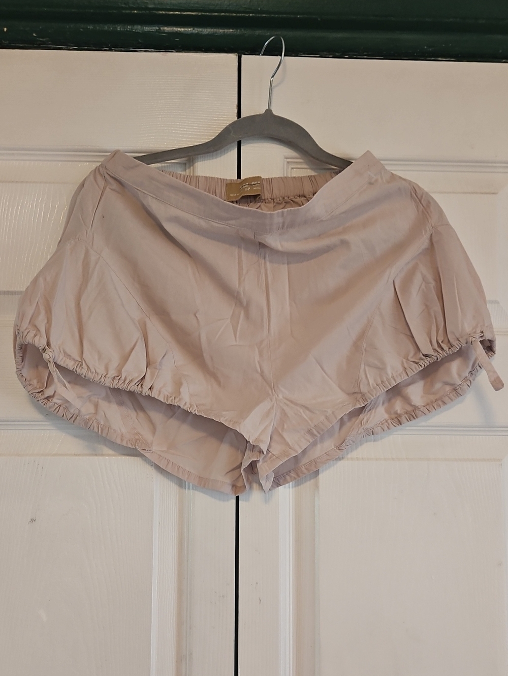 Free People Pale Beige Elastic-Waist Relaxed Shorts
